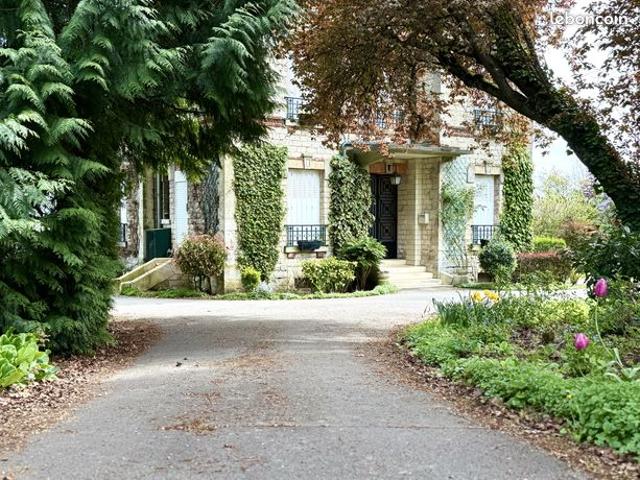 Propriété 8 pièces 256 m²