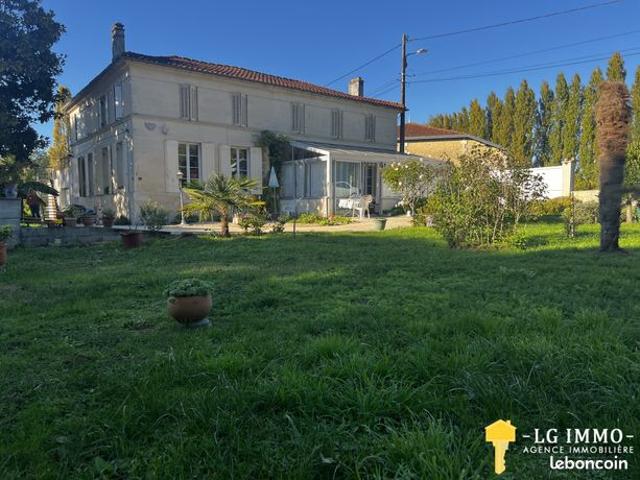 Propriété 8 pièces 256 m²