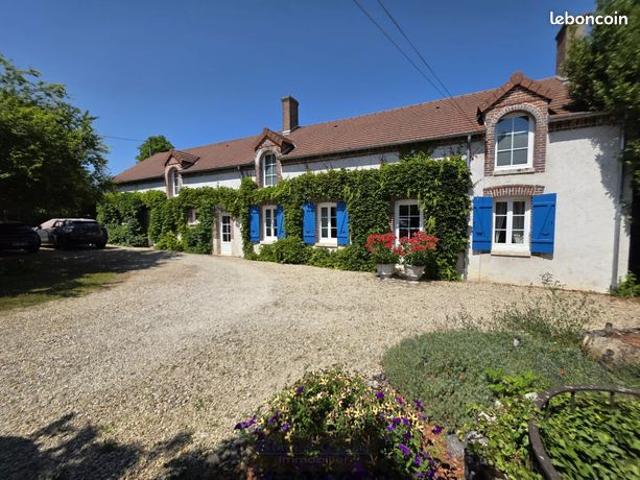 Propriété 8 pièces 256 m²
