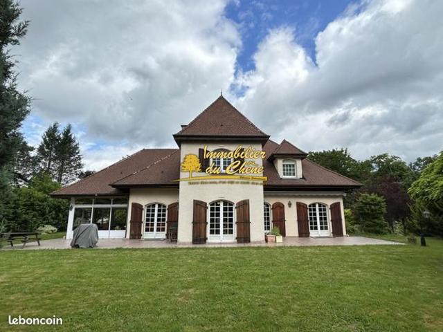 Propriété 8 pièces 257 m²
