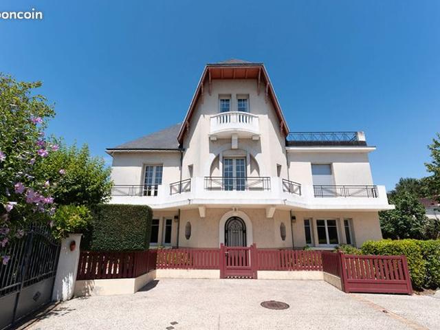 Propriété 8 pièces 257 m²