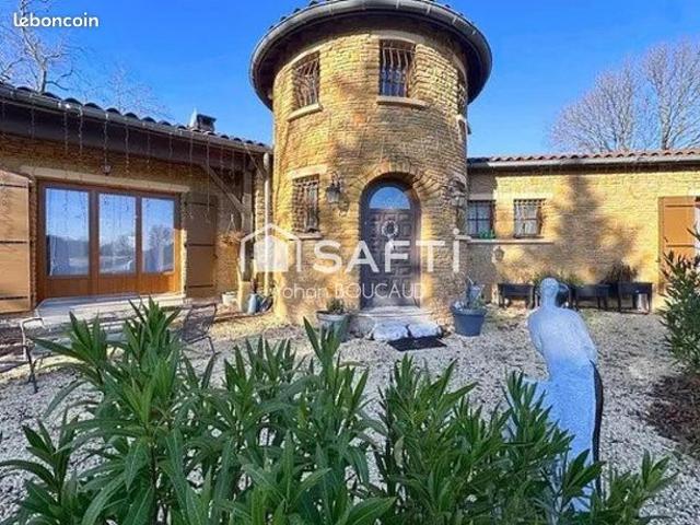 Propriété 8 pièces 258 m²