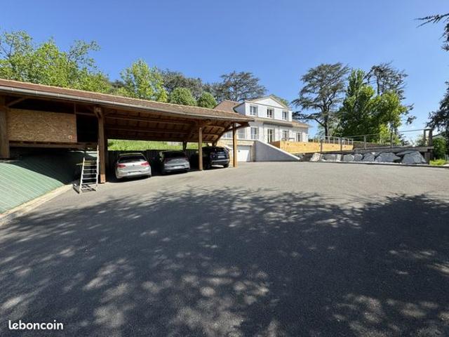 Propriété 8 pièces 259 m²