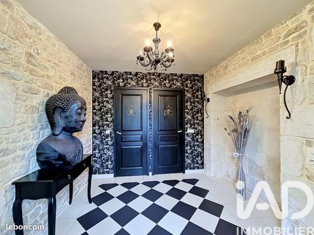 Propriété 8 pièces 259 m²
