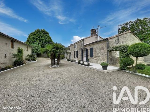 Propriété 8 pièces 259 m²