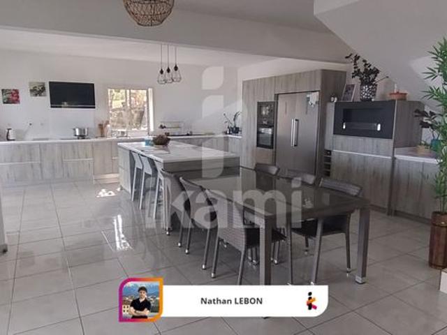 Propriété 8 pièces 250 m²