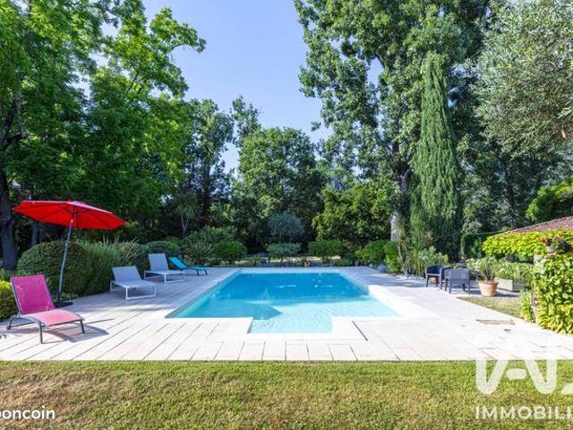 Propriété 8 pièces 250 m²