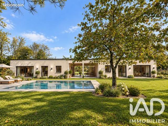 Propriété 8 pièces 250 m²