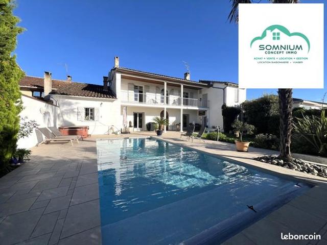 Propriété 8 pièces 250 m²