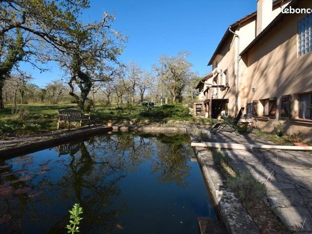 Propriété 8 pièces 250 m²