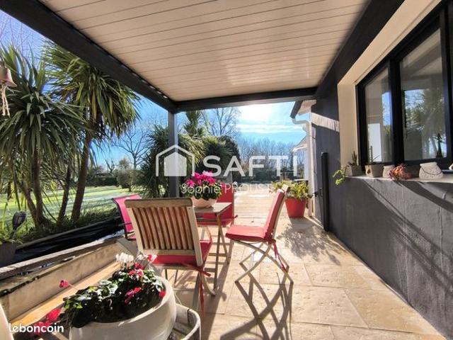 Propriété 8 pièces 250 m²