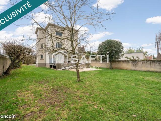 Propriété 8 pièces 250 m²