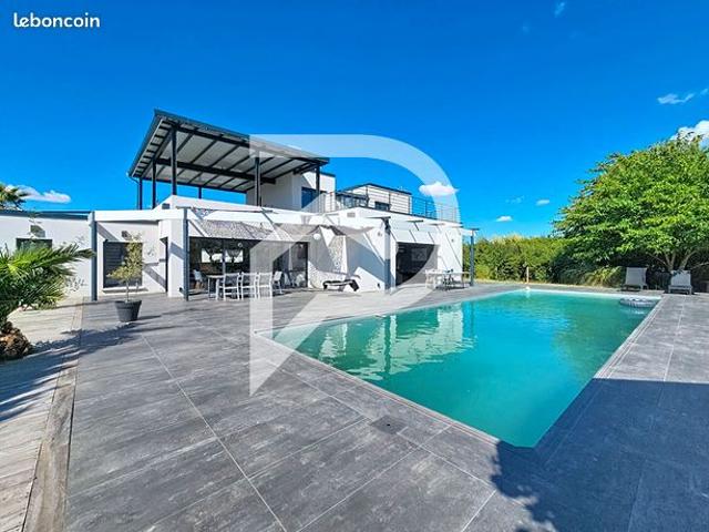 Propriété 8 pièces 250 m²