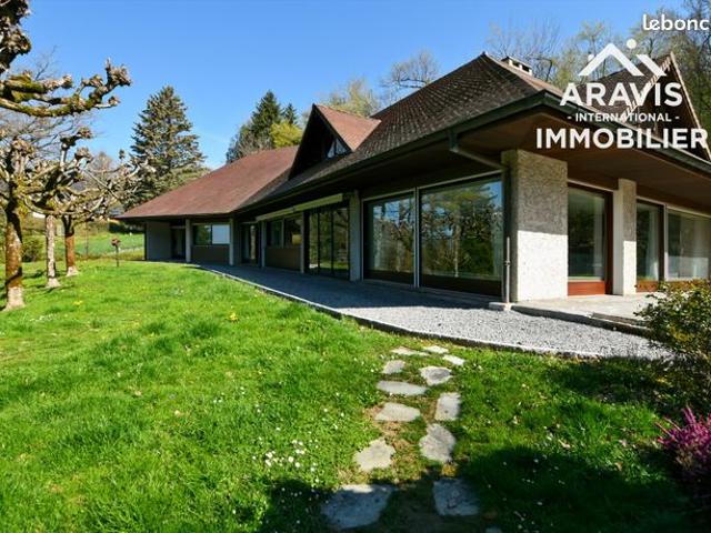 Propriété 8 pièces 250 m²