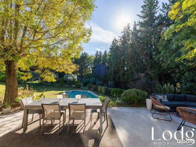 Propriété 8 pièces 250 m²