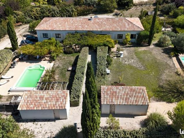 Propriété 8 pièces 250 m²