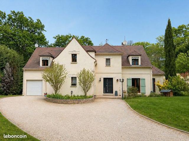 Propriété 8 pièces 250 m²