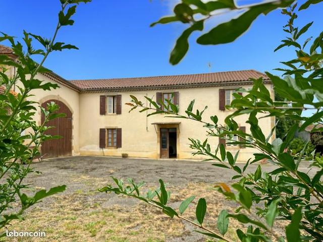 Propriété 8 pièces 252 m²
