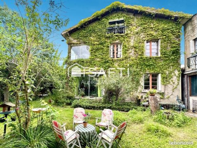 Propriété 8 pièces 253 m²