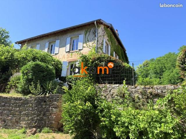 Propriété 8 pièces 253 m²