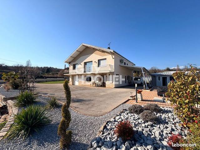 Propriété 8 pièces 253 m²