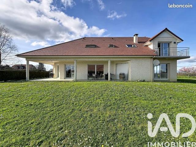 Propriété 8 pièces 253 m²