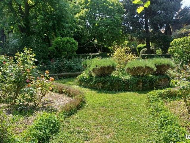 Propriété 8 pièces 253 m²
