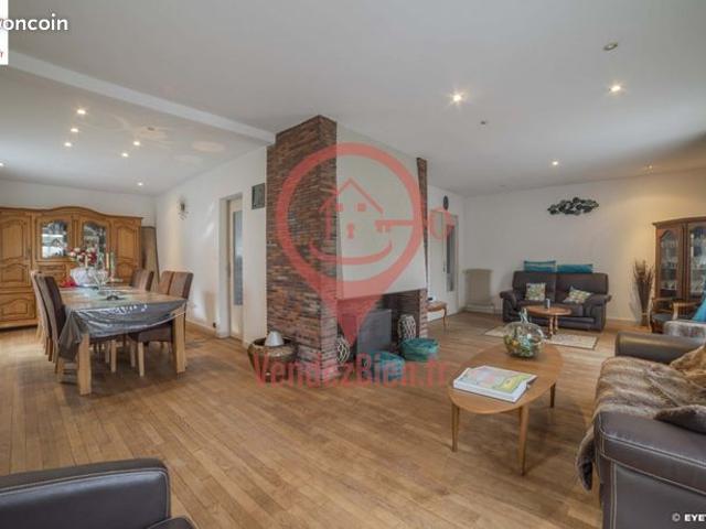Propriété 8 pièces 264 m²