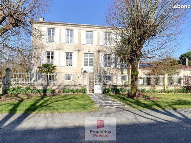 Propriété 8 pièces 265 m²