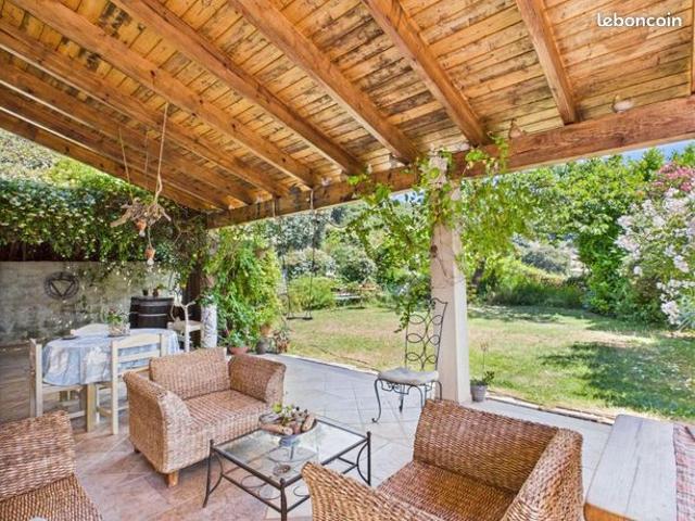 Propriété 8 pièces 265 m²