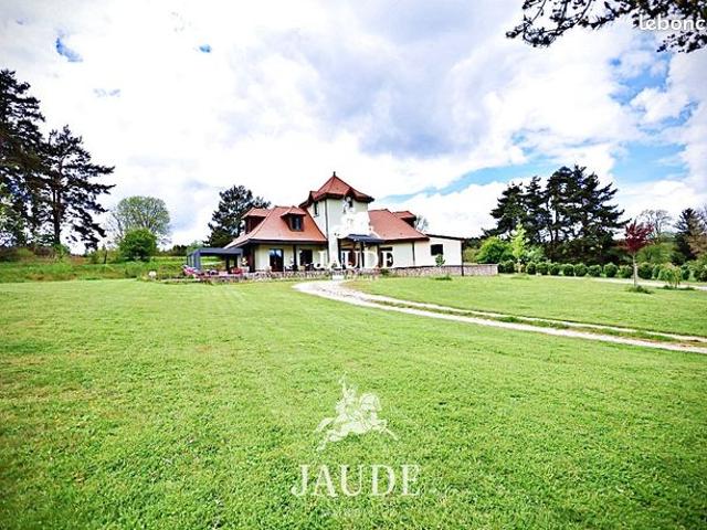 Propriété 8 pièces 265 m²