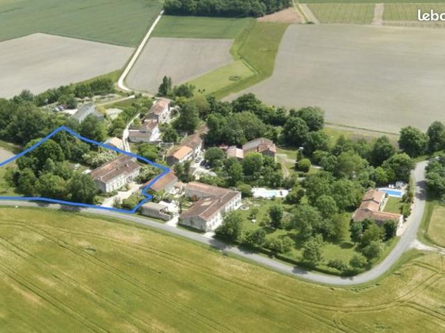 Propriété 8 pièces 267 m²