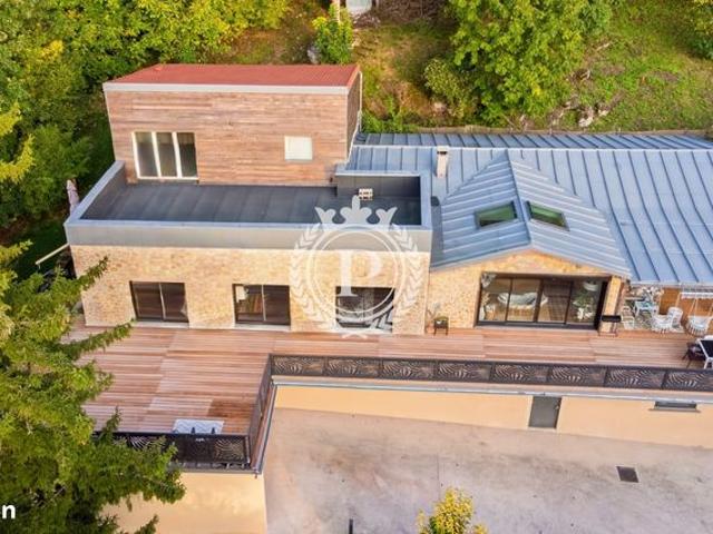 Propriété 8 pièces 267 m²