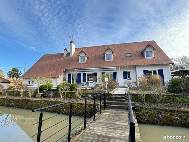 Propriété 8 pièces 267 m²