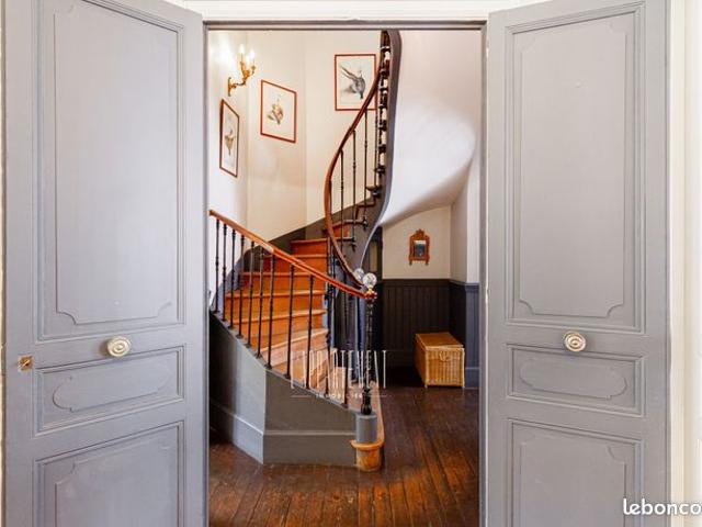 Propriété 8 pièces 268 m²