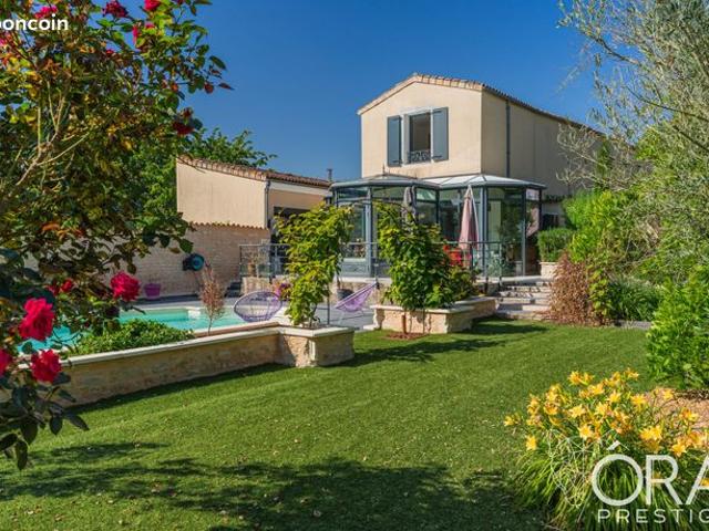 Propriété 8 pièces 269 m²