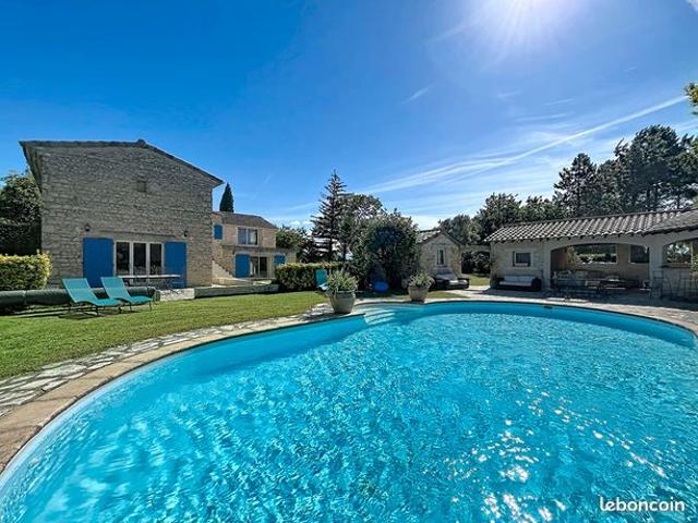Propriété 8 pièces 269 m²