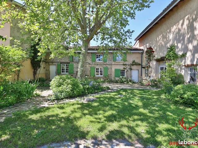 Propriété 8 pièces 260 m²