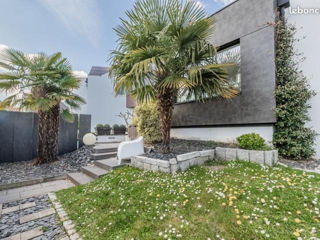 Propriété 8 pièces 260 m²