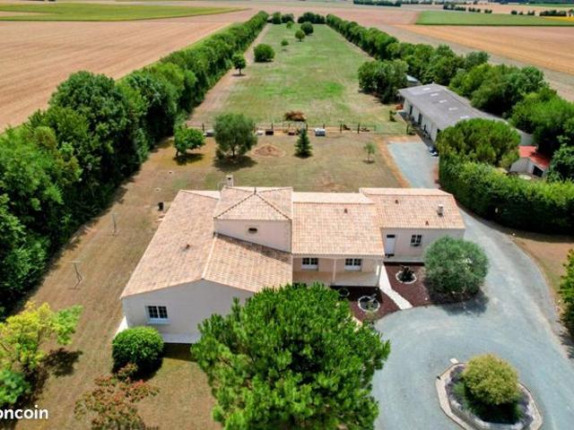 Propriété 8 pièces 260 m²