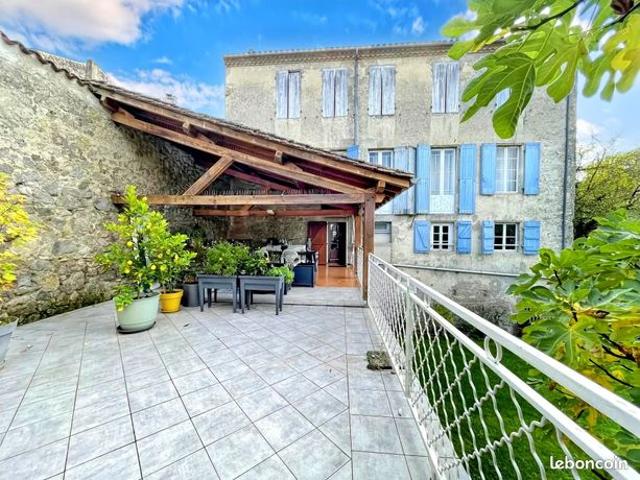 Propriété 8 pièces 260 m²