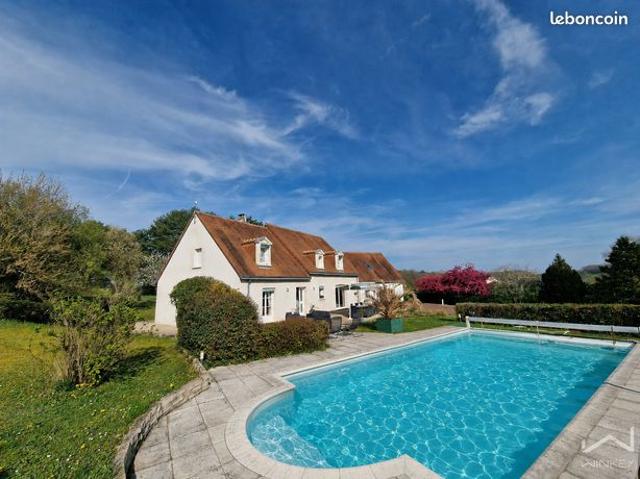 Propriété 8 pièces 260 m²