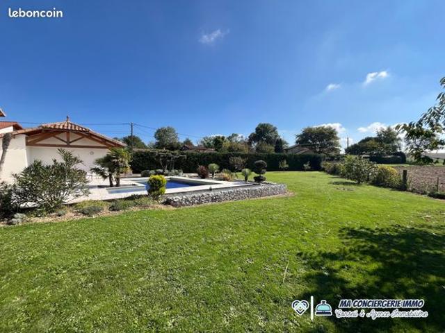 Propriété 8 pièces 260 m²