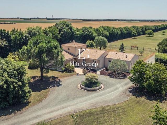Propriété 8 pièces 260 m²