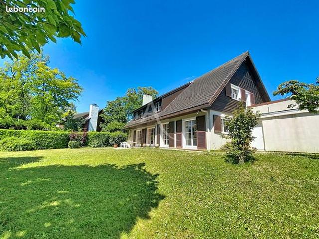 Propriété 8 pièces 261 m²