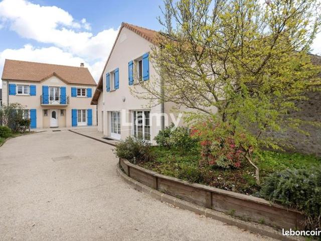Propriété 8 pièces 262 m²