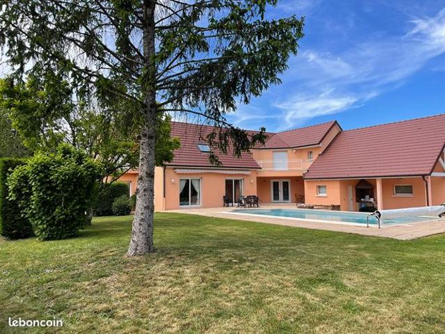 Propriété 8 pièces 262 m²
