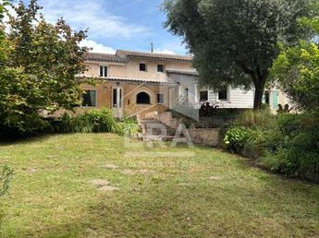 Propriété 8 pièces 262 m²