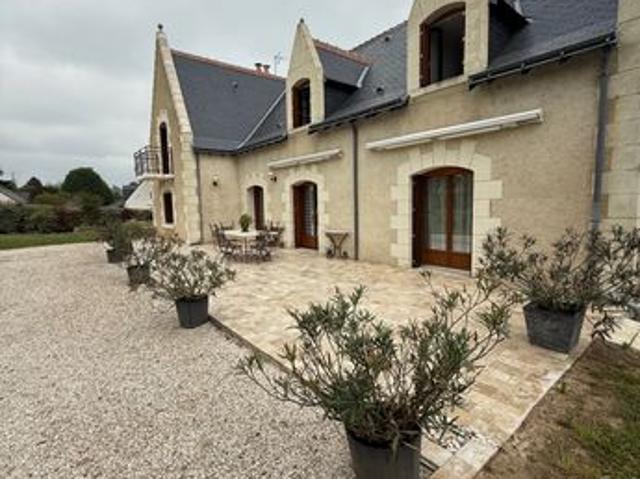 Propriété 8 pièces 263 m²