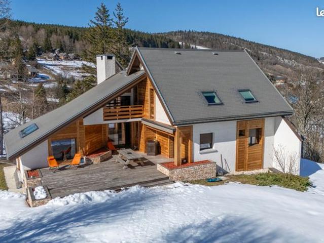 Propriété 8 pièces 263 m²
